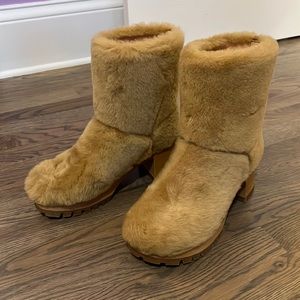 BNNW Swedish Hasbeens Fluff Boots, size 9 US (40 EUR)